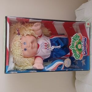 NEW  MATTEL 1996 CABBAGE PATCH OLYMPIKIDS SOCCER SPECIAL EDITION EDNA JADA